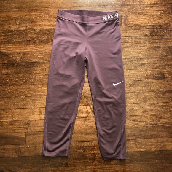 Nike Dry-Fit Cropped Leggings - Picture 3 of 4